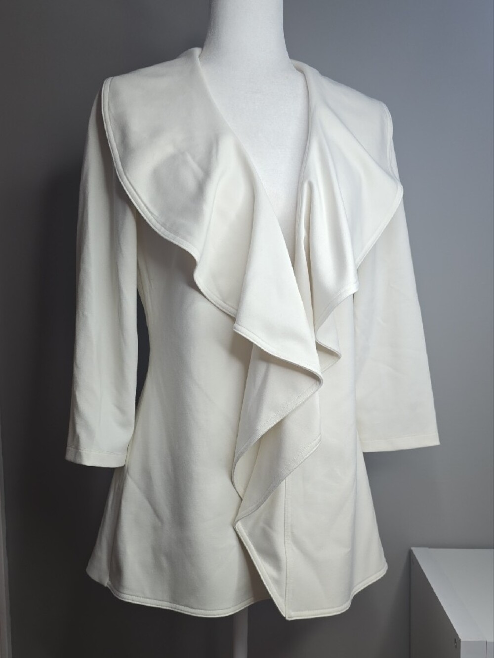 Calvin Klein Cream Draped Cascade Open Front Blazer Jacket Ruffle Size 4